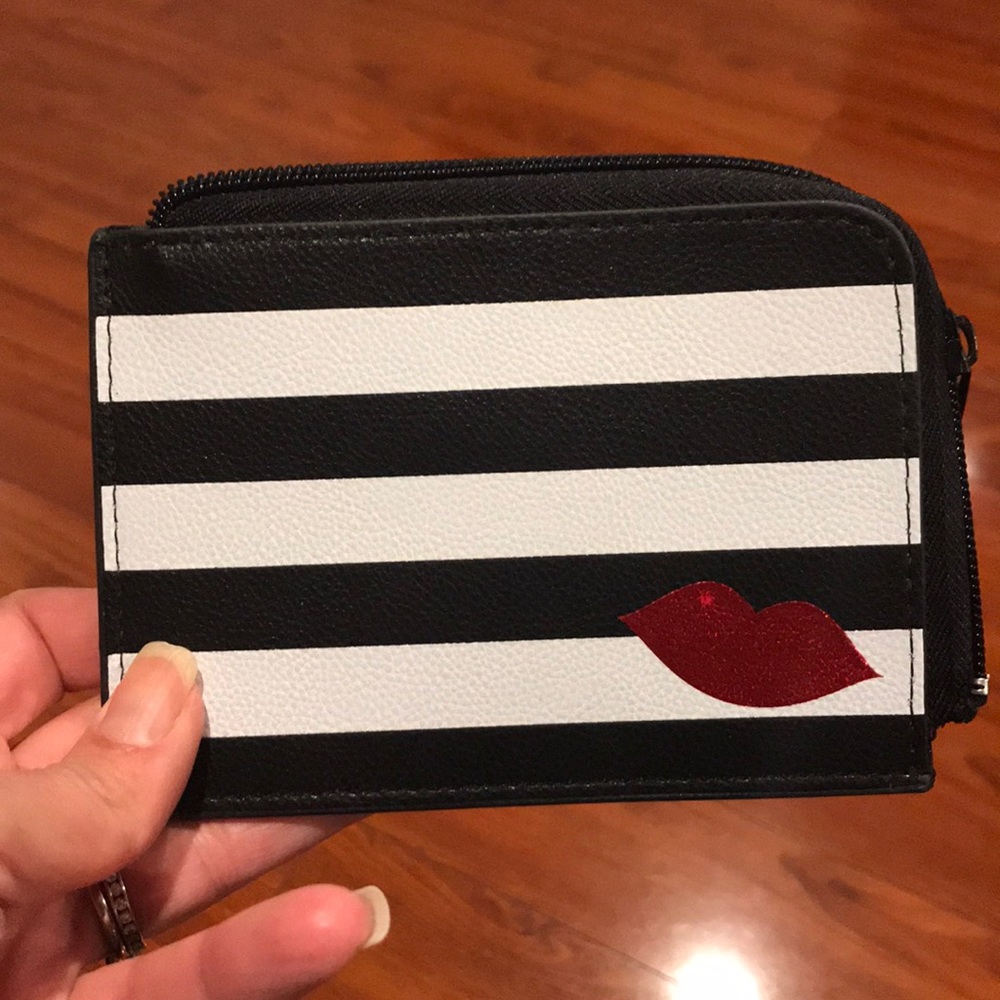 Small zippy wallet or gift card holder- Sephora